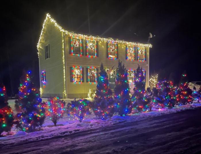 christmas-lights-35b-river-rd